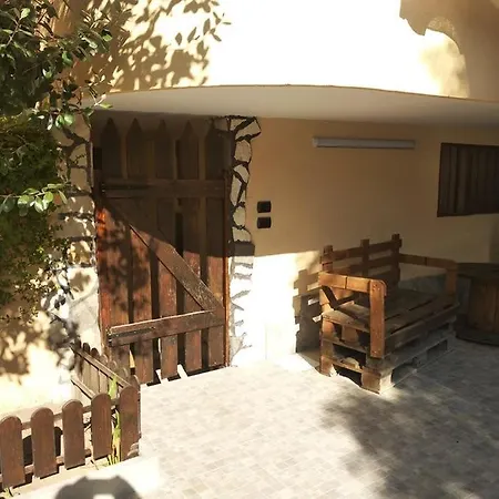 Lora Apartamento Nola